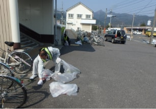 湯の山線大羽根駅にて清掃活動